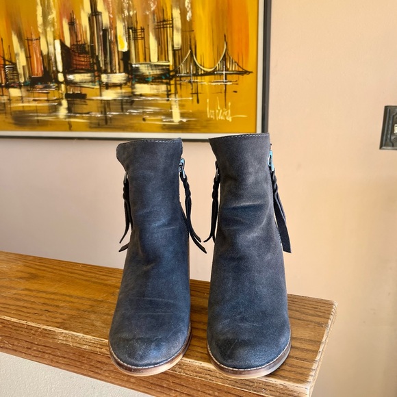 Dolce Vita Stacked Heel Booties, 7, EUC! - Picture 3 of 8